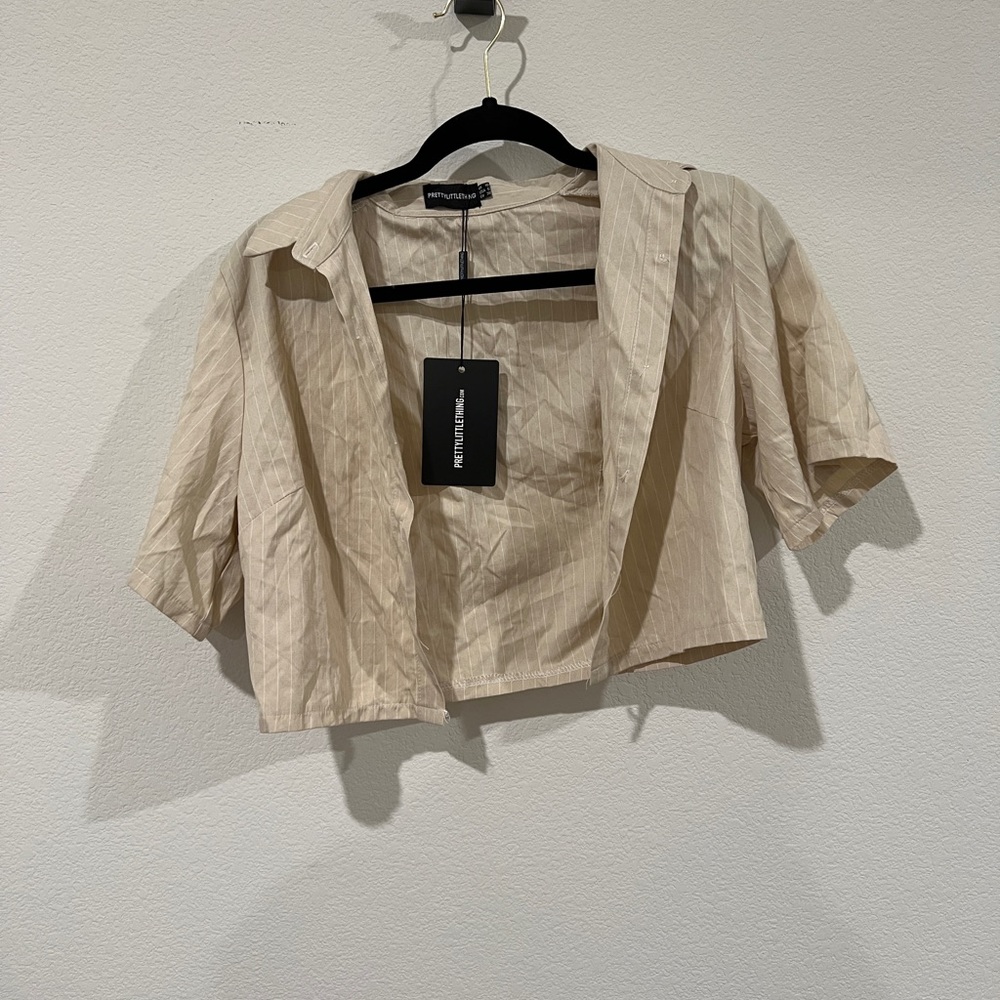 Cropped button up - Picture 1 of 1